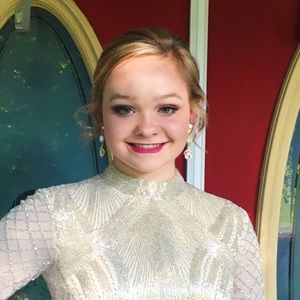 Meet your Posher, Rayna